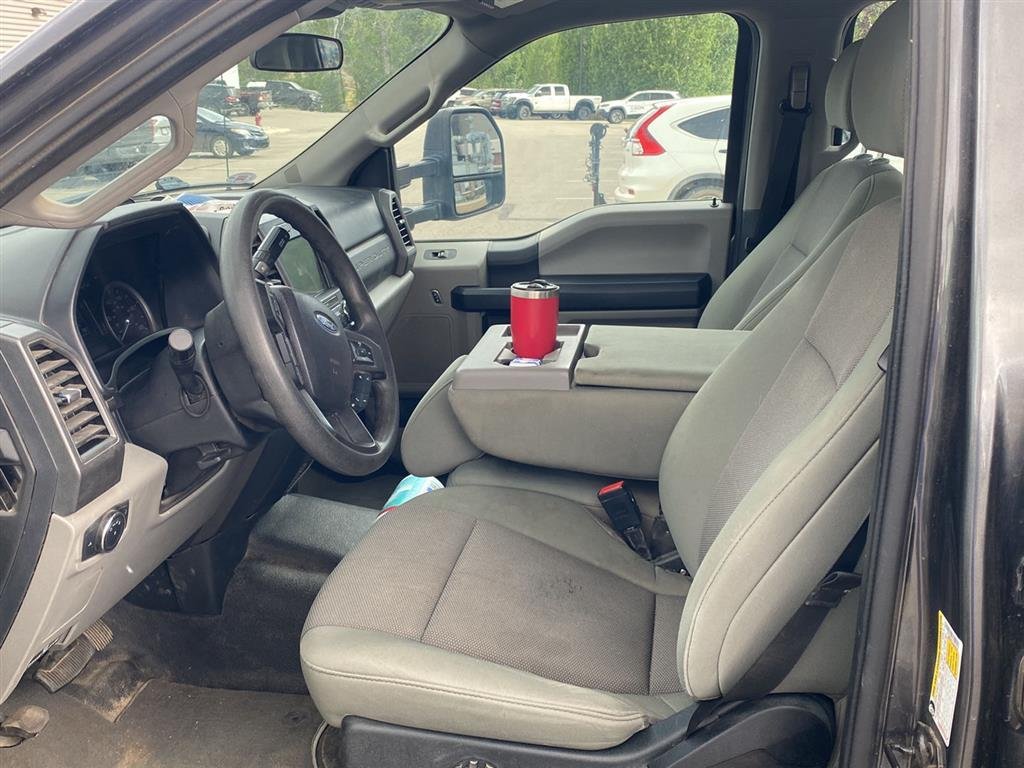 Used 2020 Magnetic Ford XL image 5