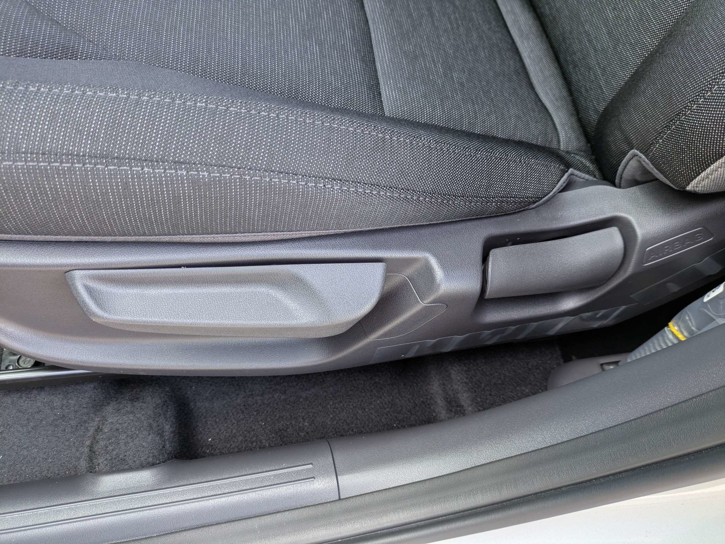 New 2027 Ivory Silver Kia LX image 21