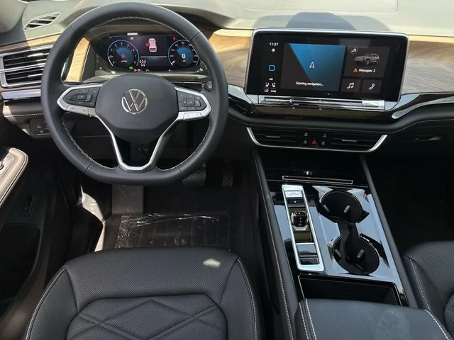 New 2026 Silver Volkswagen 2.0T SE w/Technology image 9
