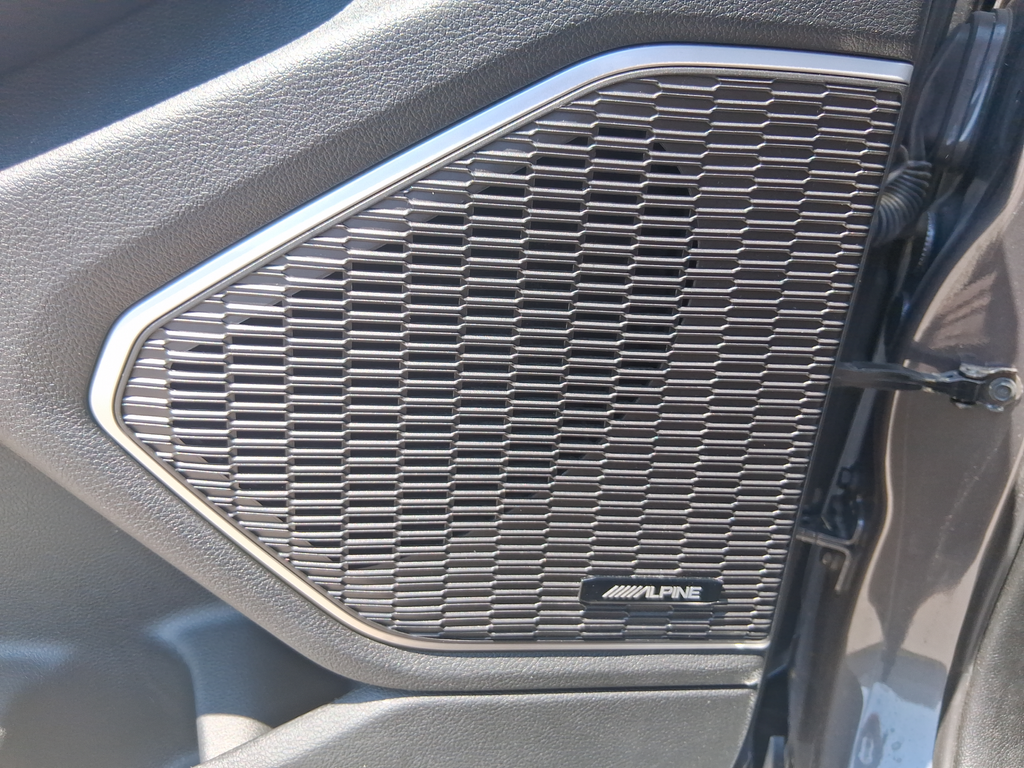 Used 2022 Gray Jeep Limited image 30