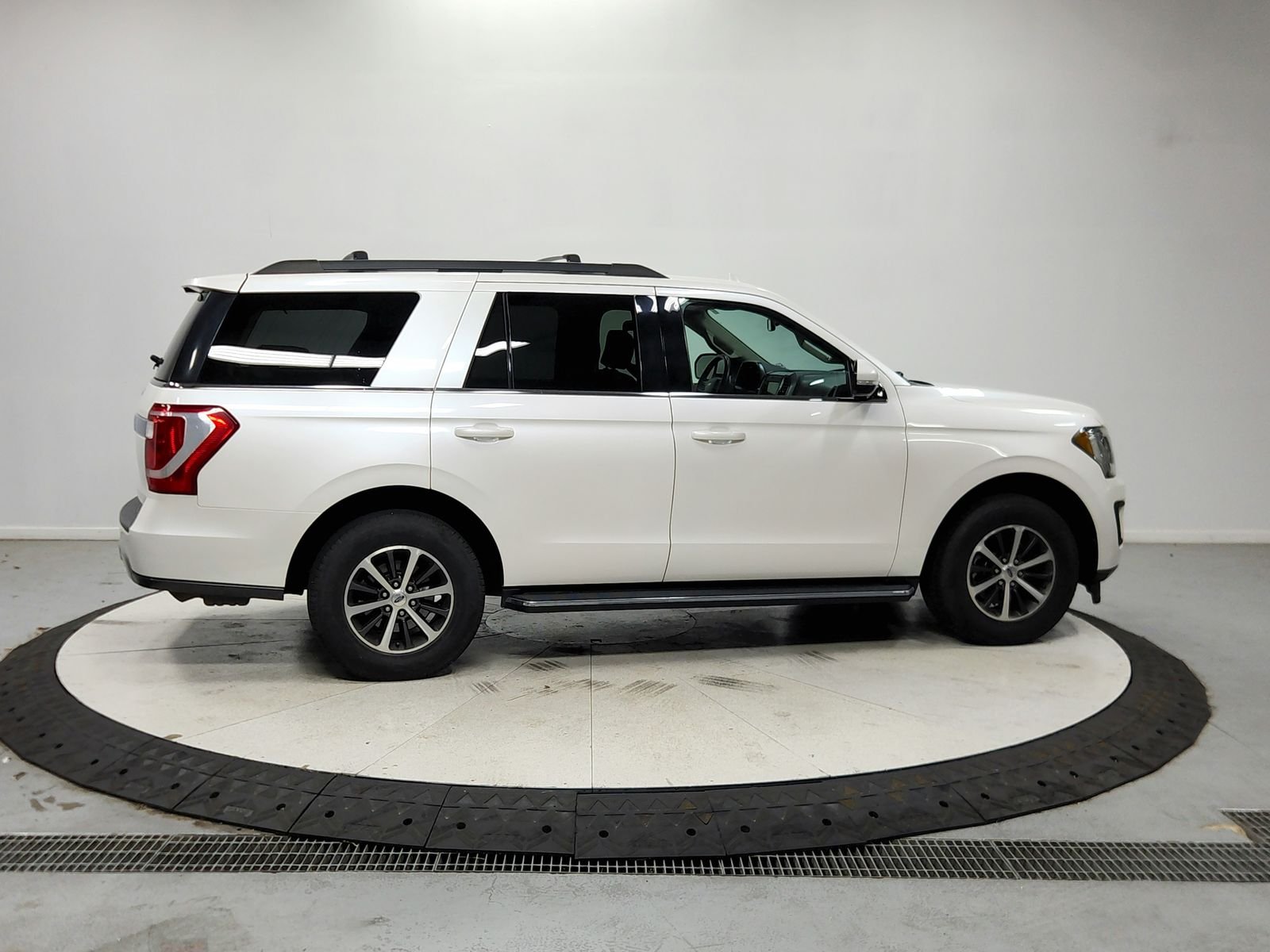 Used 2018 White Ford XLT image 9