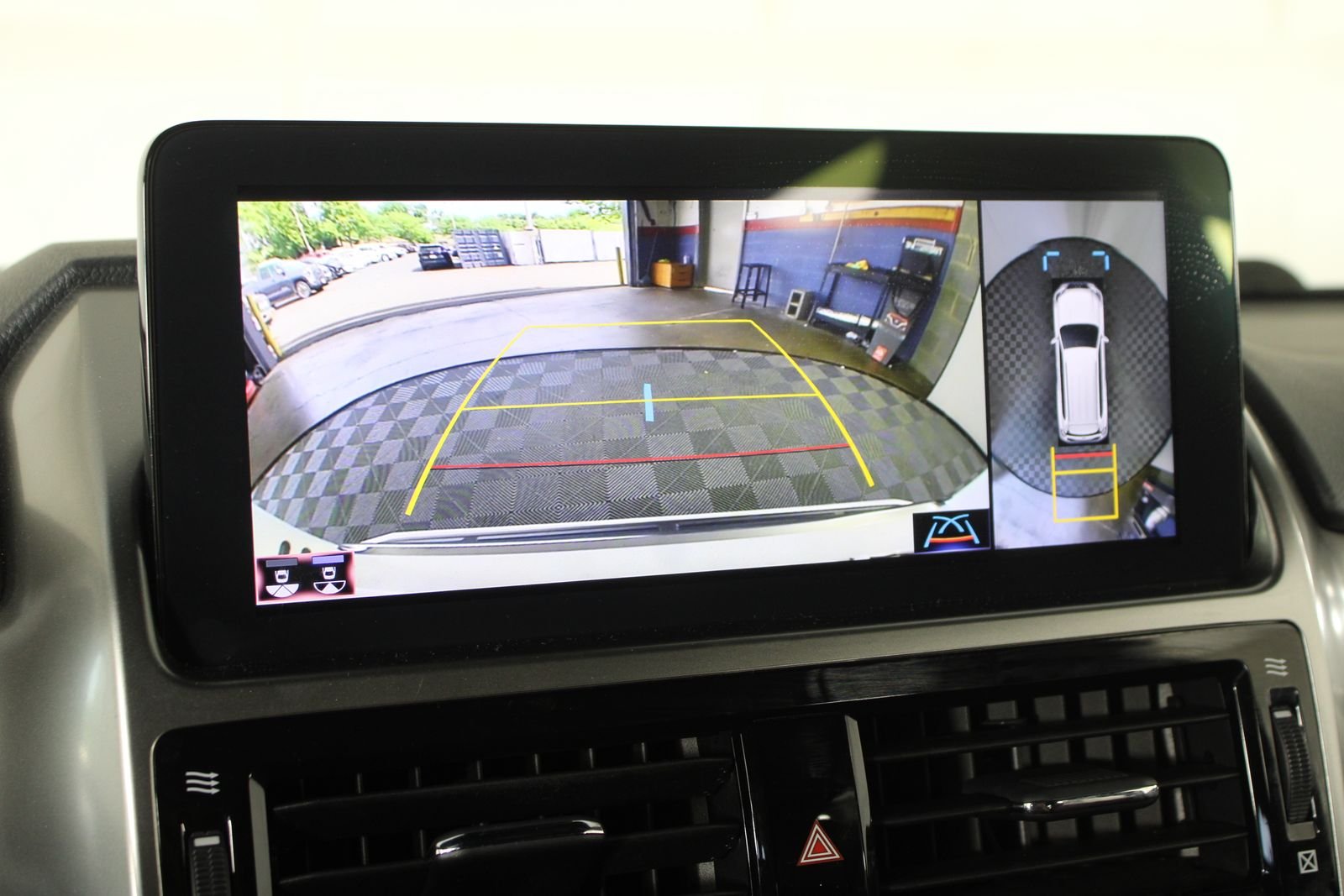 Used 2022  Lexus 460 Luxury image 21
