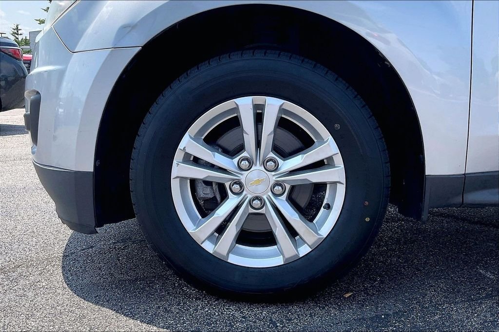Used 2014 Silver Chevrolet LS image 10