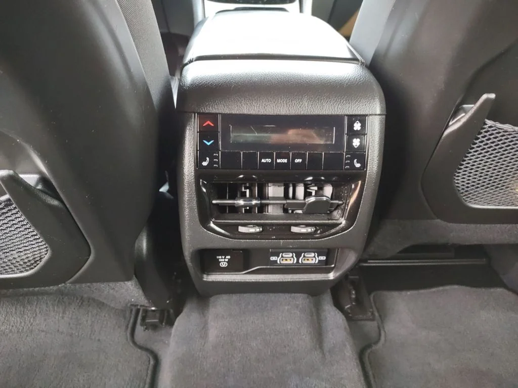 2023 Jeep Grand Cherokee L Overland - Photo 12