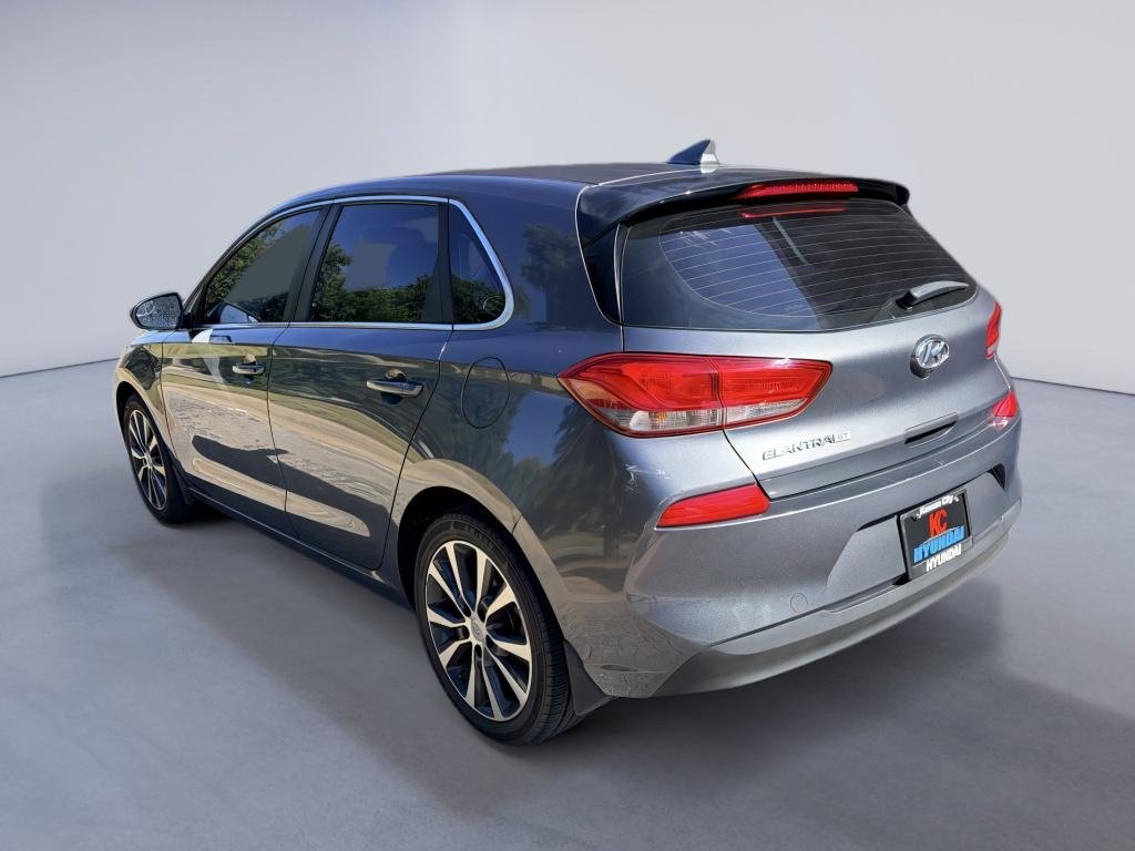 Used 2018 Summit Gray Hyundai Base image 3