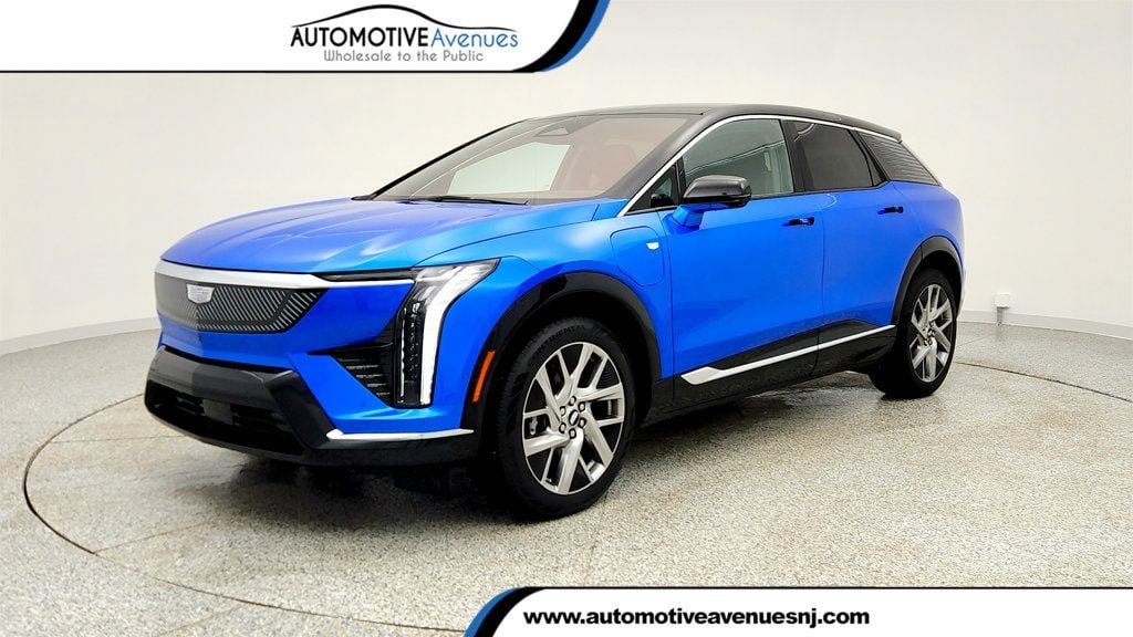 2025 Cadillac OPTIQ Luxury 1