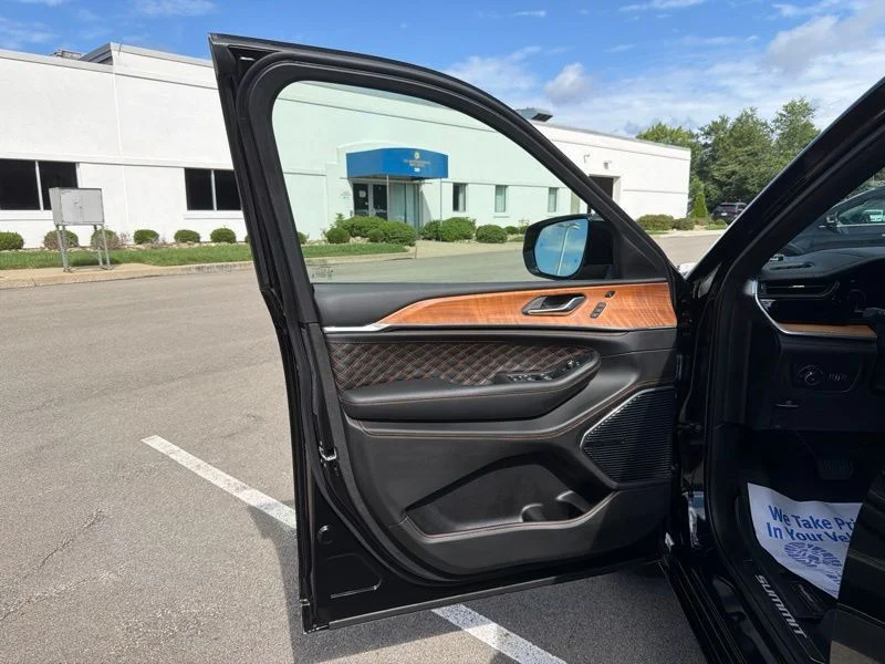 Used 2026 Black Jeep Summit image 21