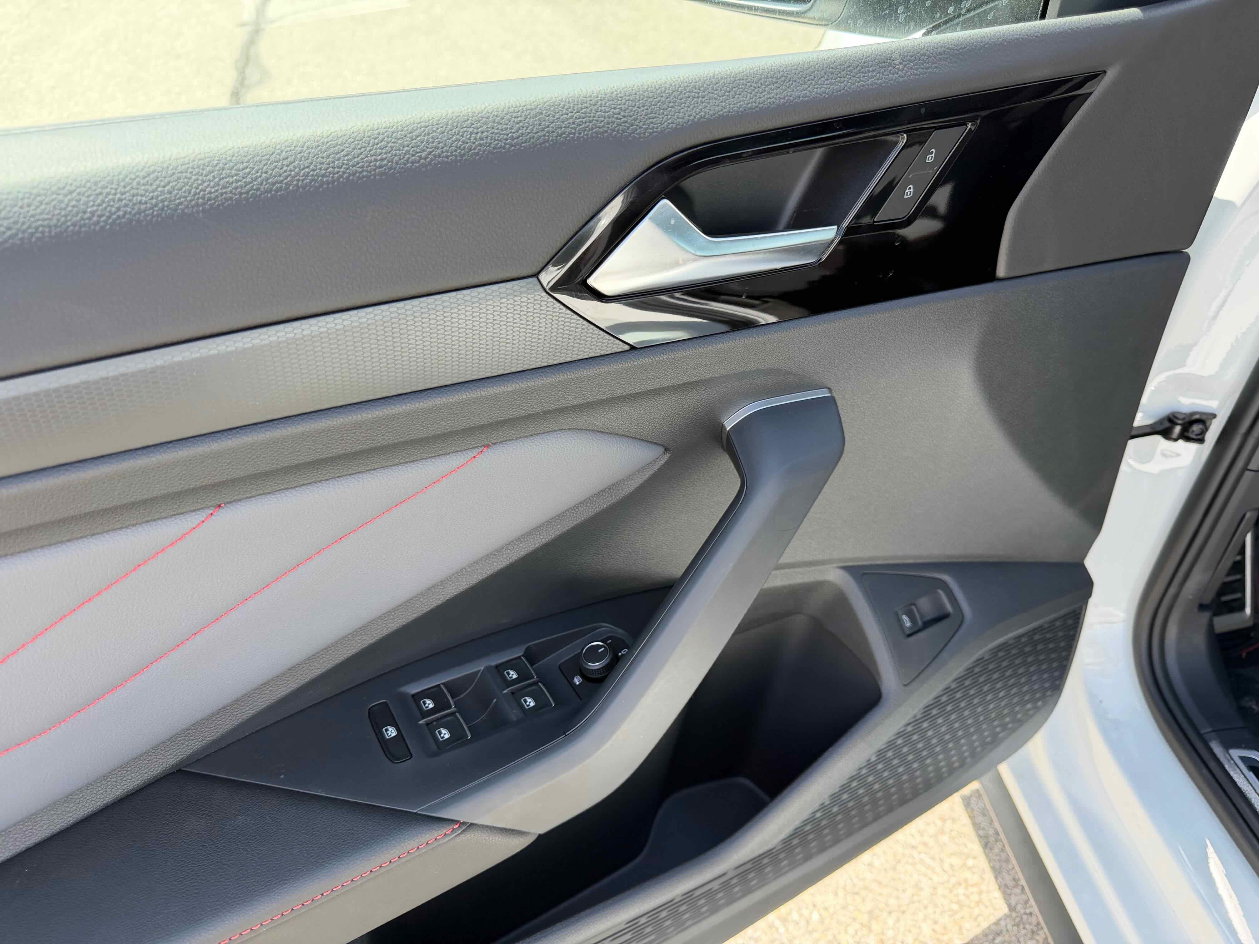 New 2026 Pure White Volkswagen Autobahn image 17