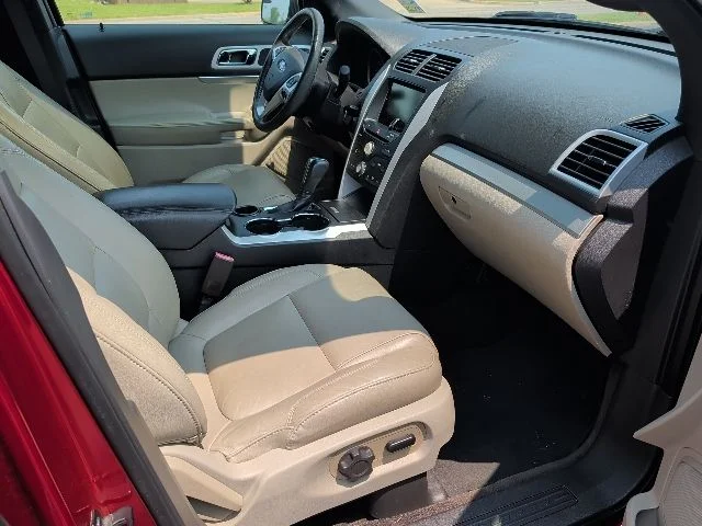 Used 2015 Red Ford XLT image 9