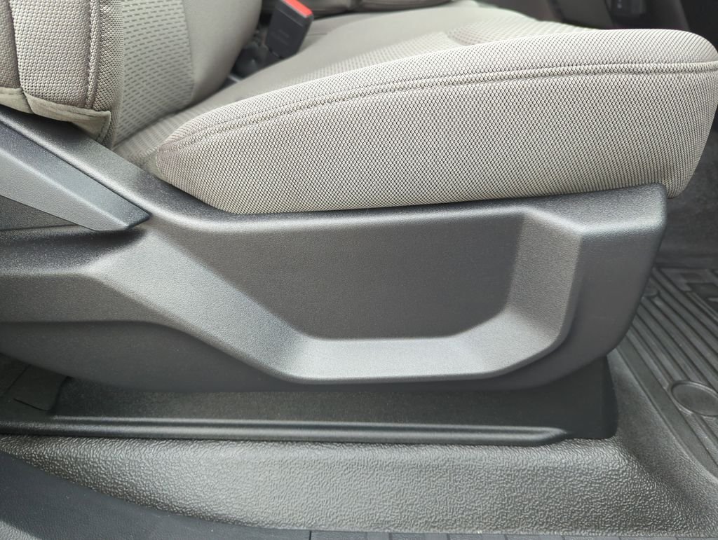 Used 2022 Silver Ford XLT image 30