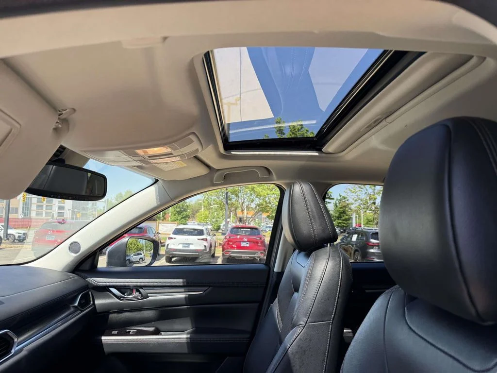 2023 Mazda CX-5 S Premium package