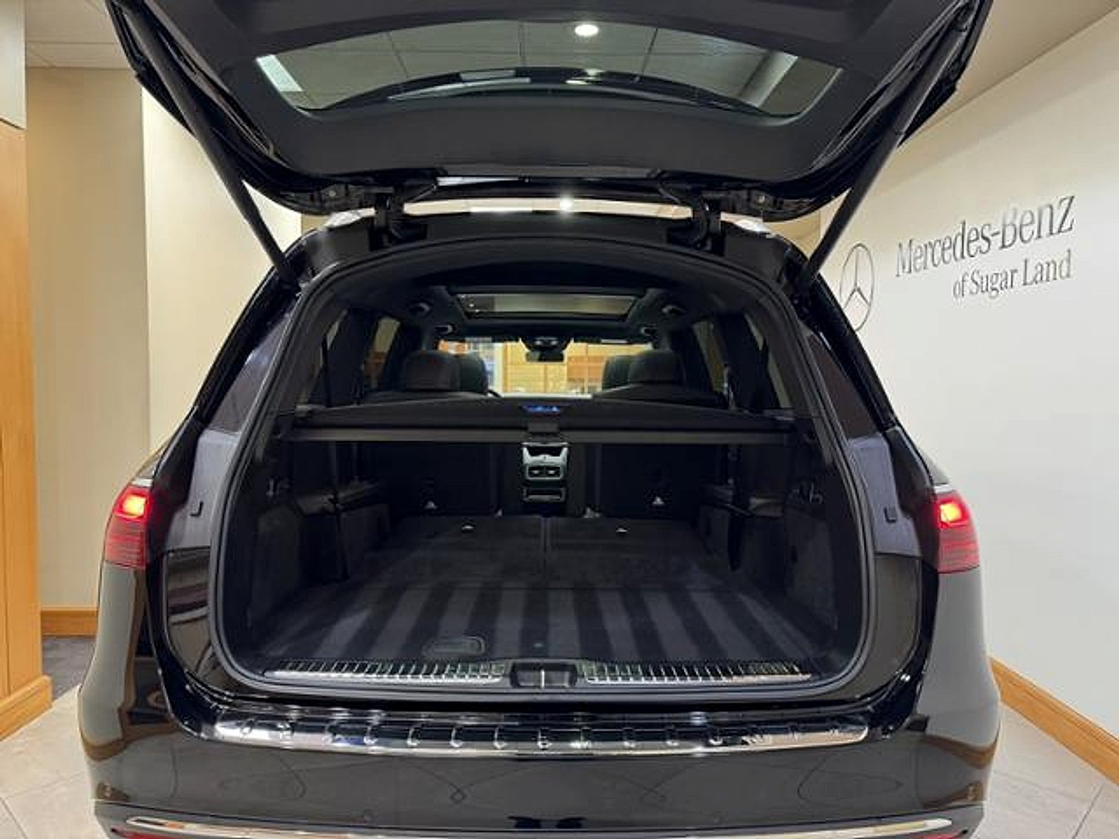 Certified Used 2025 Obsidian Black Metallic Mercedes-Benz GLS 450 image 23