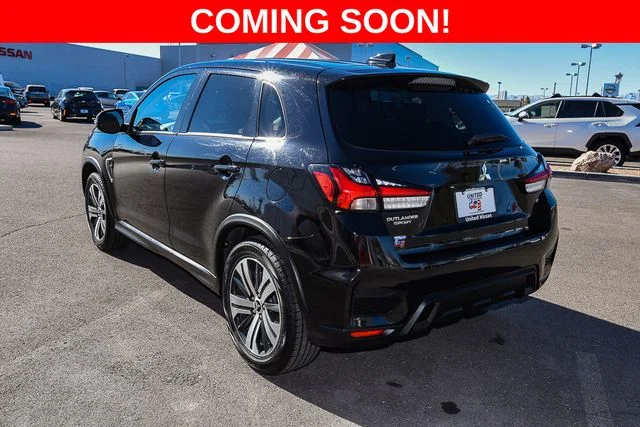 Used 2024 Gray Mitsubishi 4WD image 3