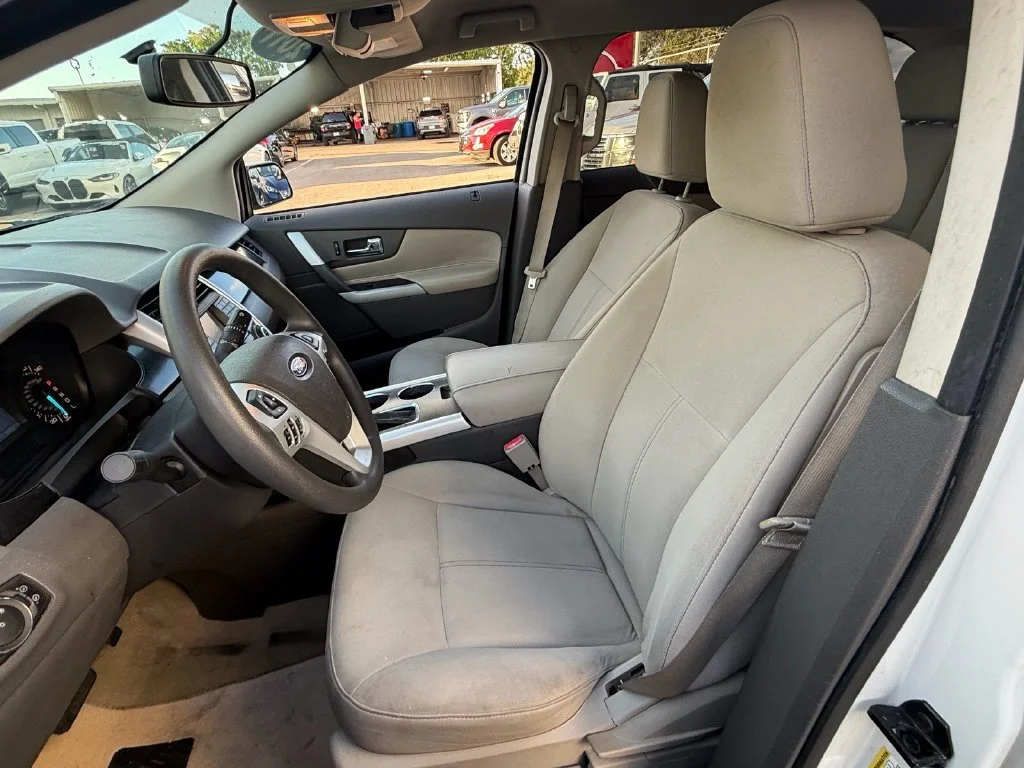 Used 2011 White Suede Ford SE image 10