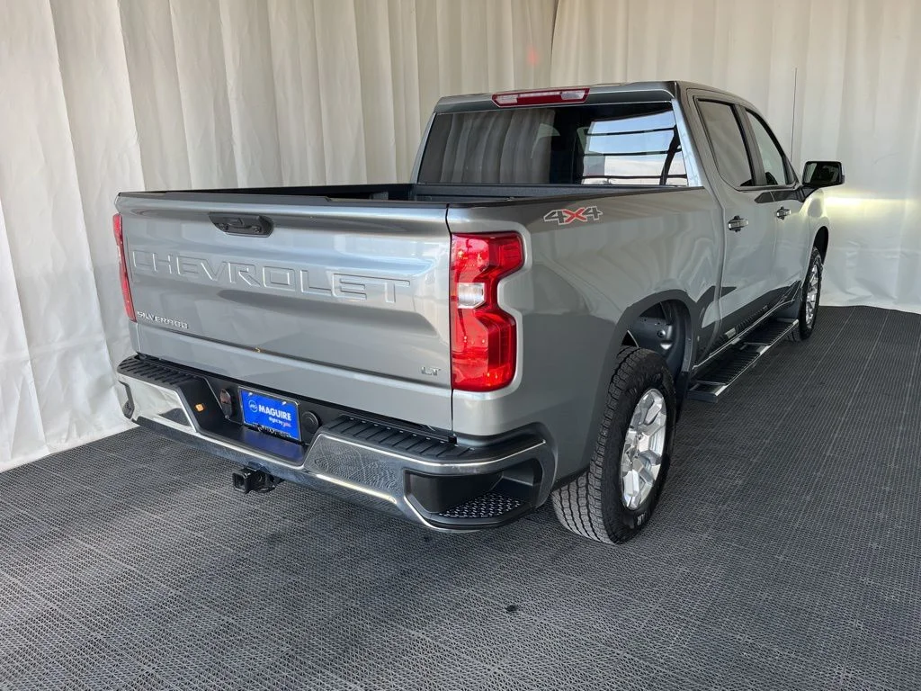 Used 2025 Gray Chevrolet LT image 26