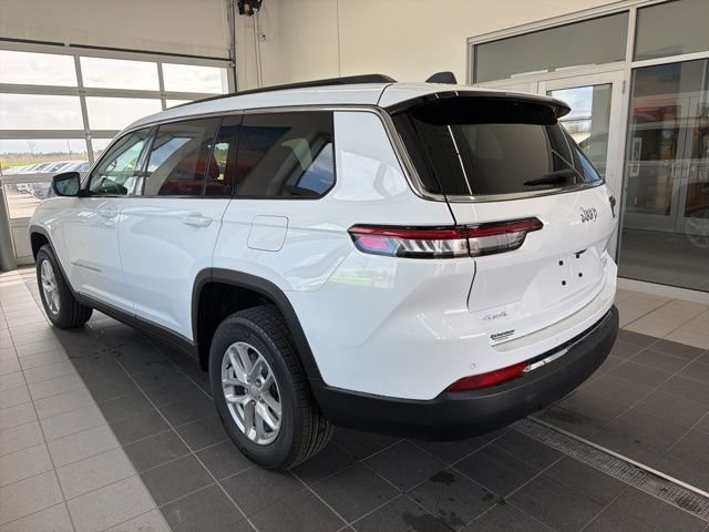 New 2026 Bright White Clear-Coat Exterior Paint Jeep Laredo image 3