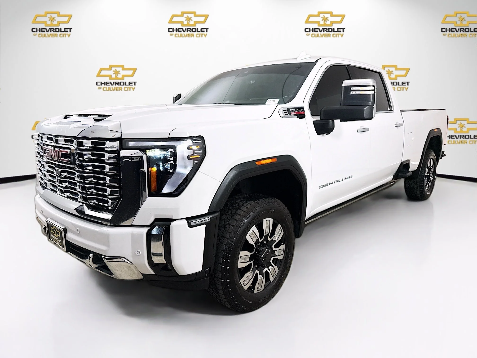 Used 2024 Summit White GMC Denali image 3