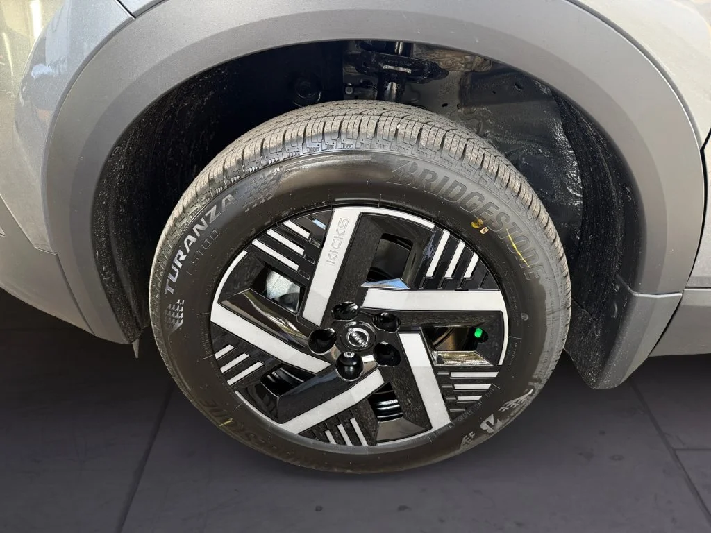 New 2027 Gray Nissan SV image 7