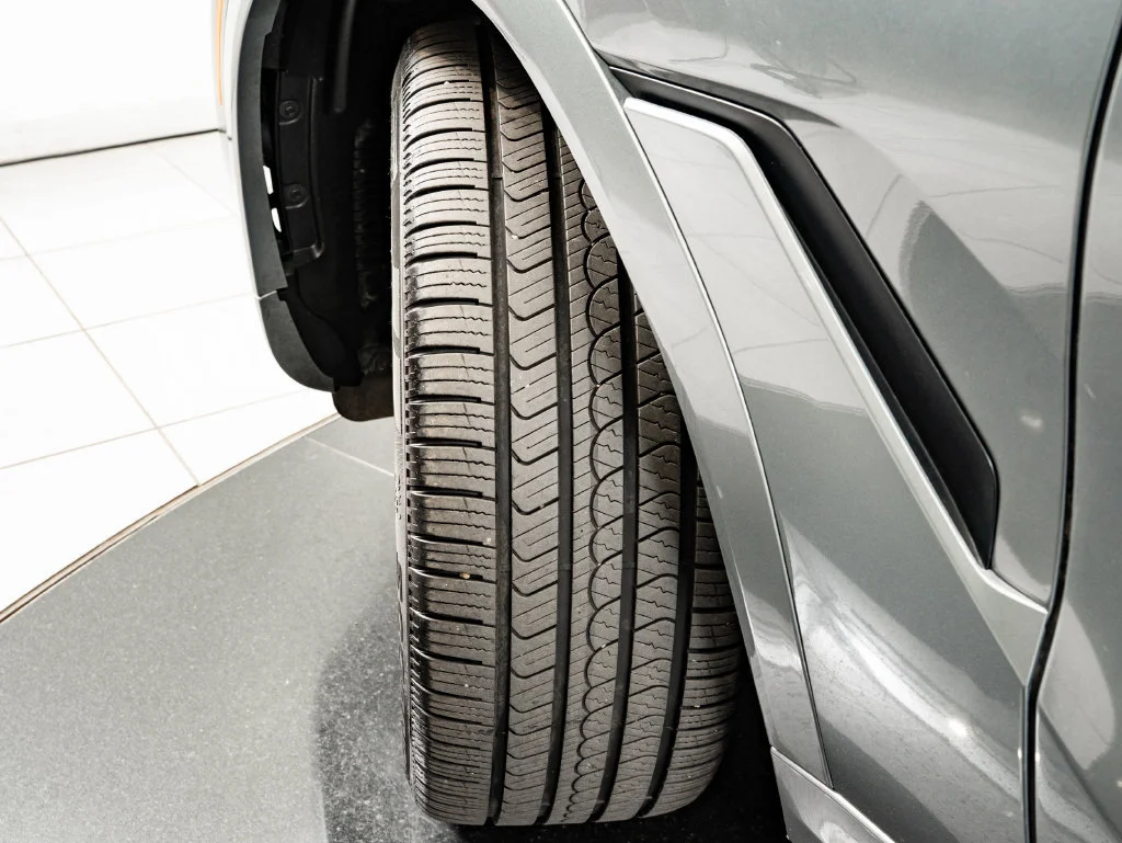 Used 2024 Skyscraper Gray Metallic BMW M60i image 49