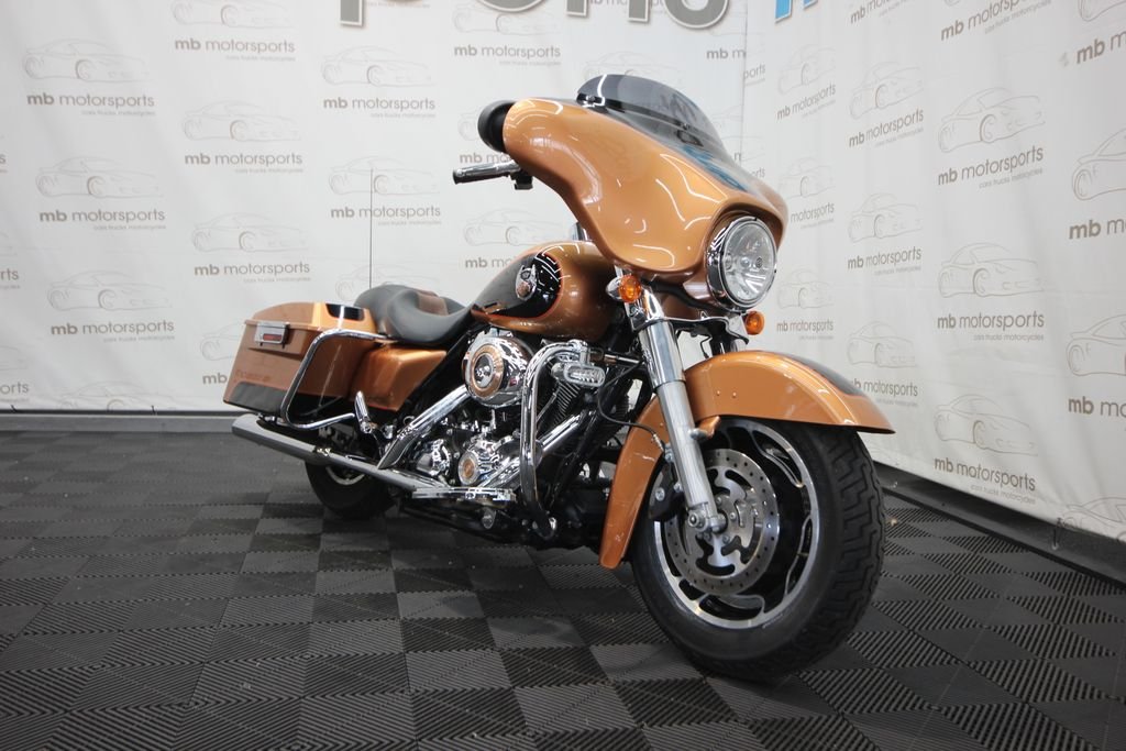 Used 2008 Brown Harley-Davidson FLHX image 11