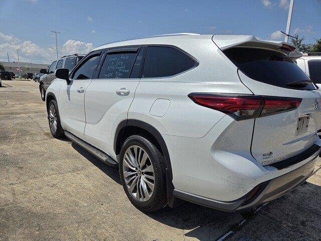 Used 2022 Wind Chill Pearl TOYOTA PLAT image 5