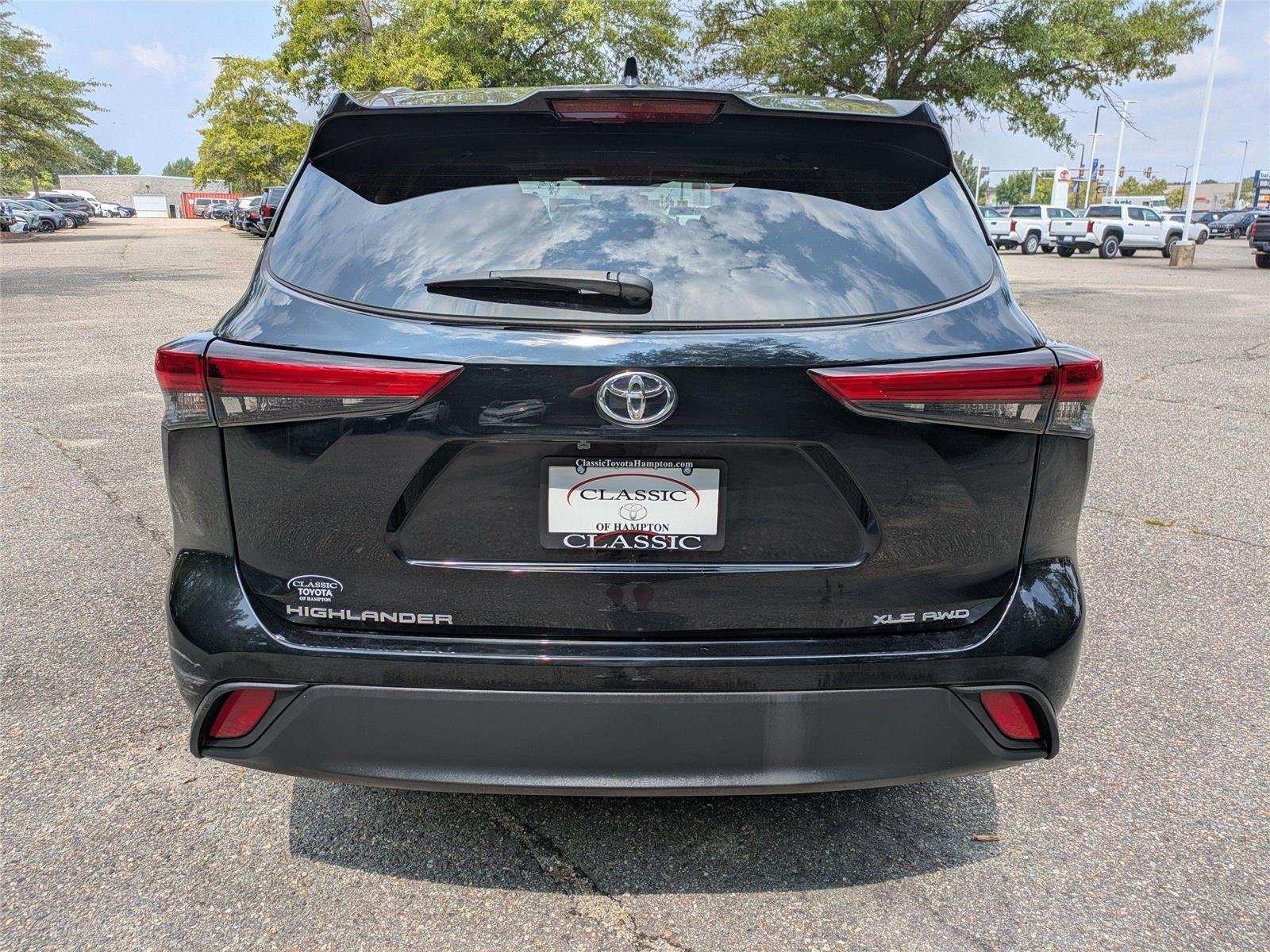 Used 2023 Midnight Black Metallic Toyota XLE image 5