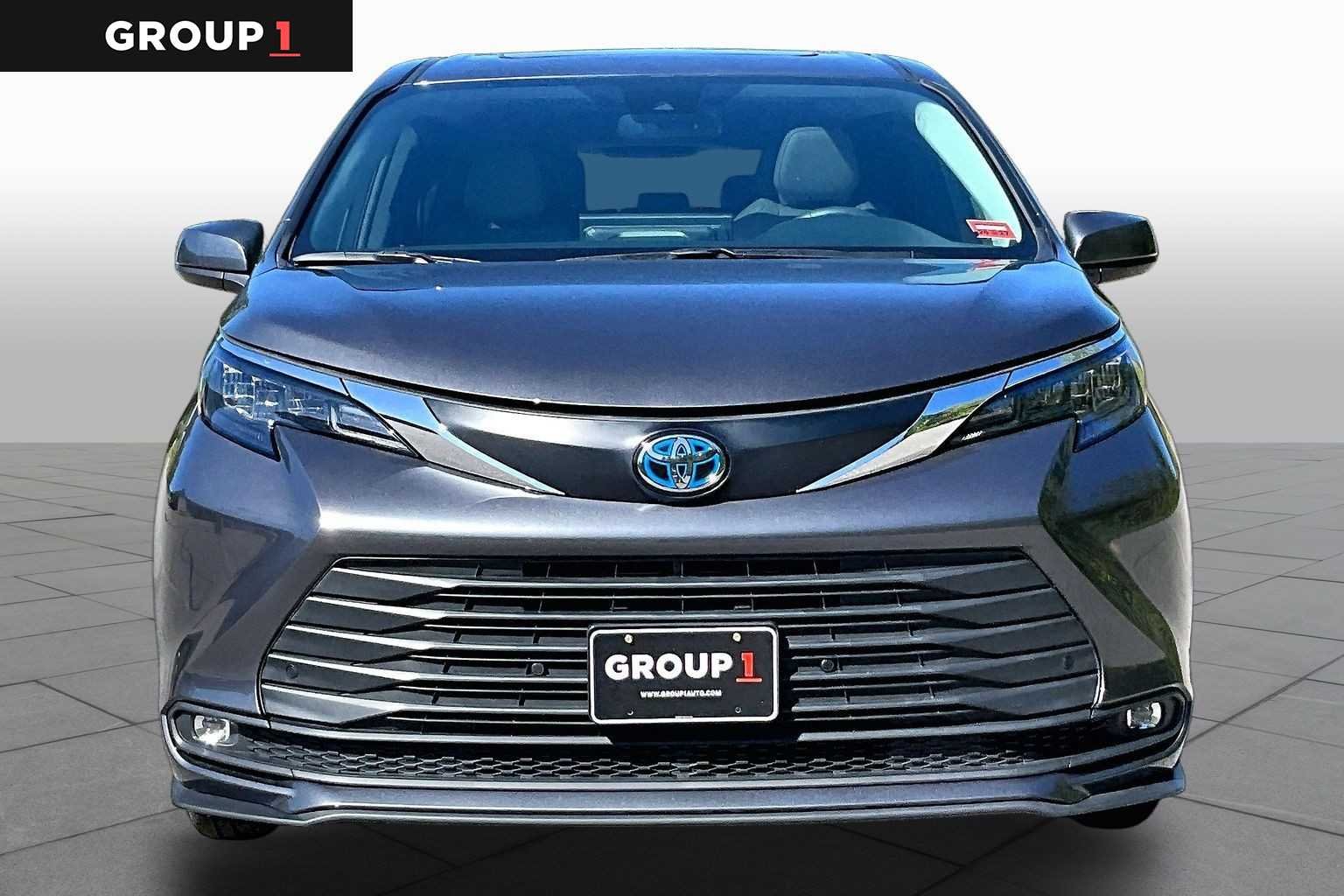Certified Used 2025 Magnetic Gray Metallic Toyota XLE image 4