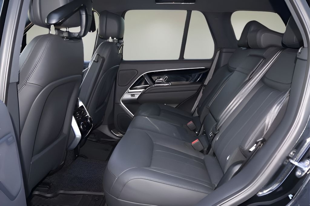 New 2026 Santorini Black Land Rover SE image 12