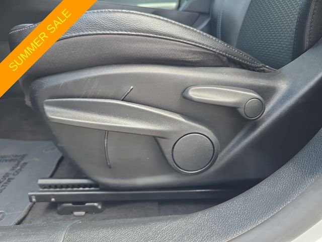 Certified Used 2024 White Jeep Latitude image 16