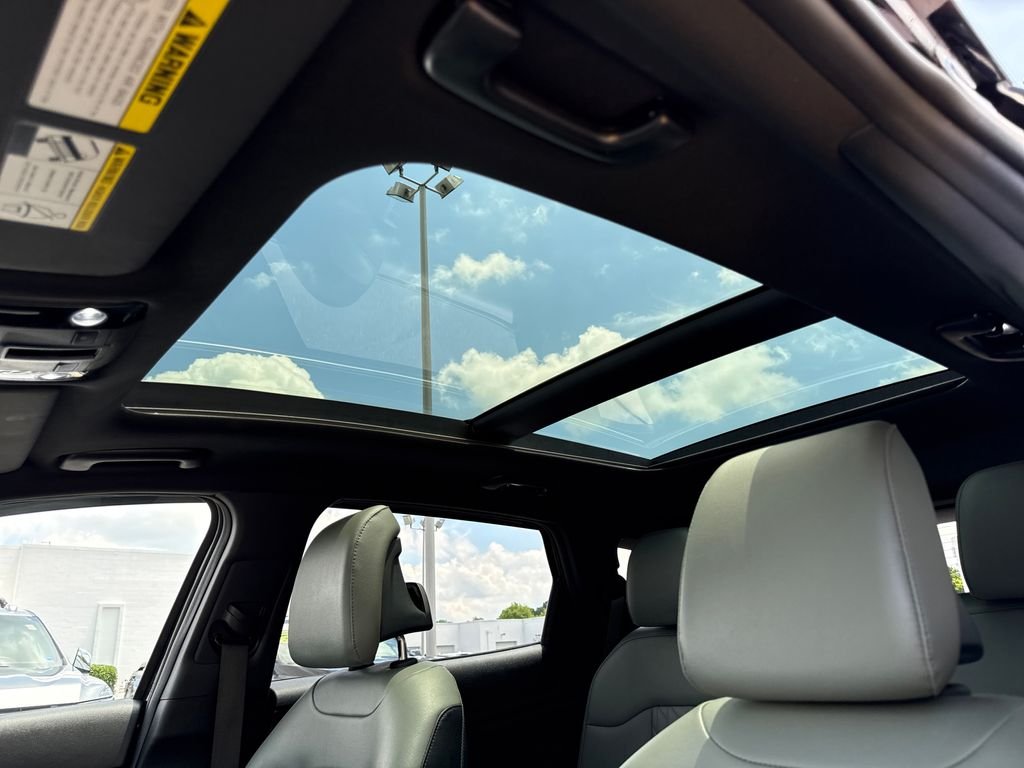 Used 2023 Black Kia X-Line image 19