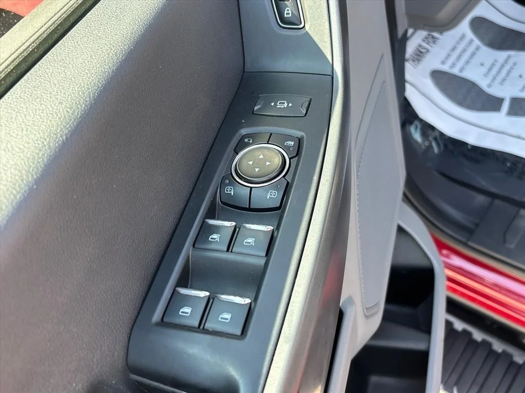 Used 2023 Red Ford XLT image 26