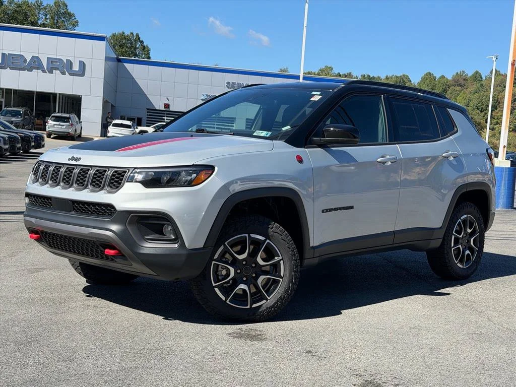 Used 2026 Silver Jeep Trailhawk image 2