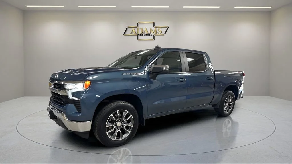 2024 Chevrolet Silverado 1500 LT - Photo 3