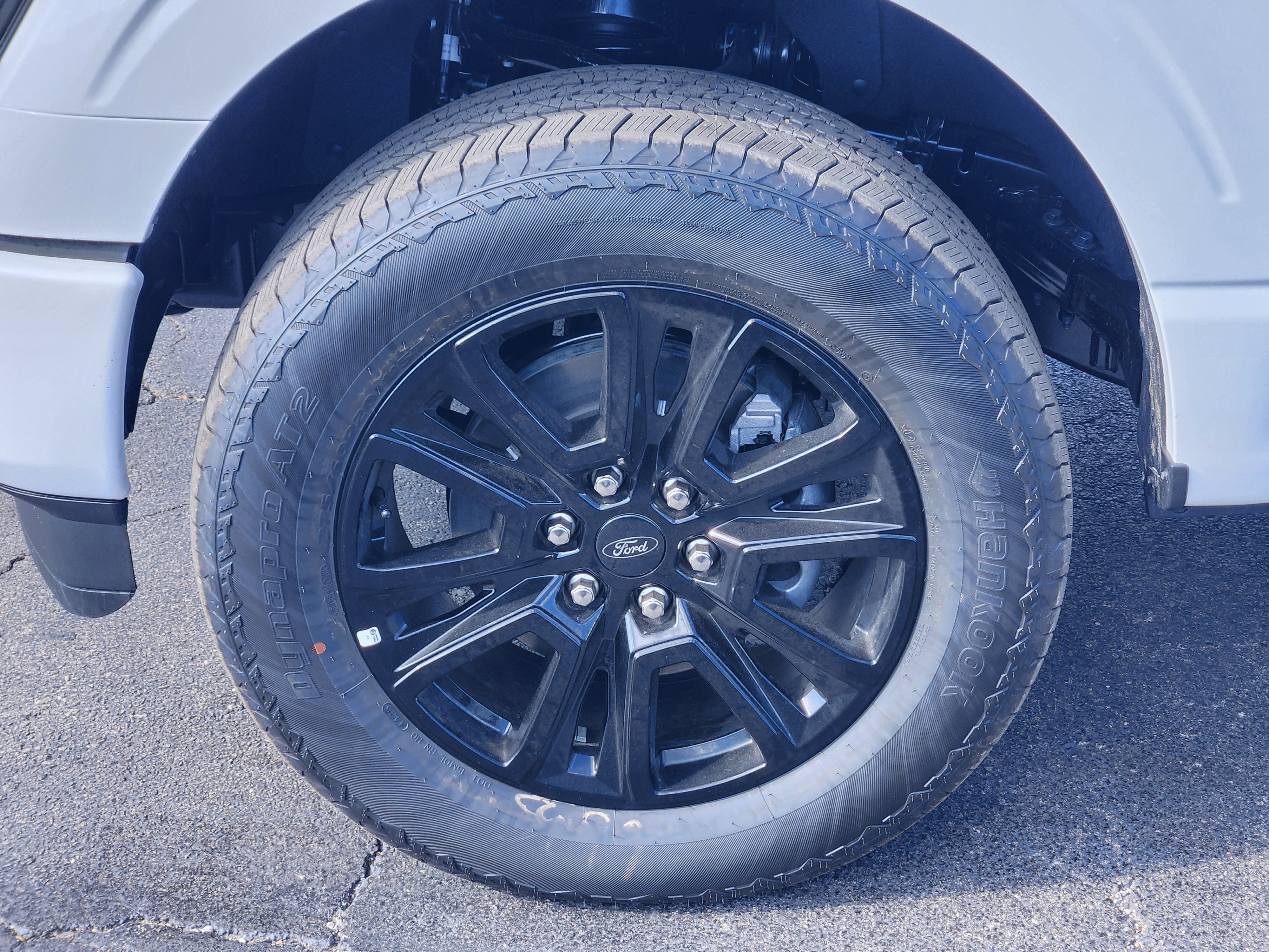 New 2025 Star White Metallic Tricoat Ford Platinum image 7