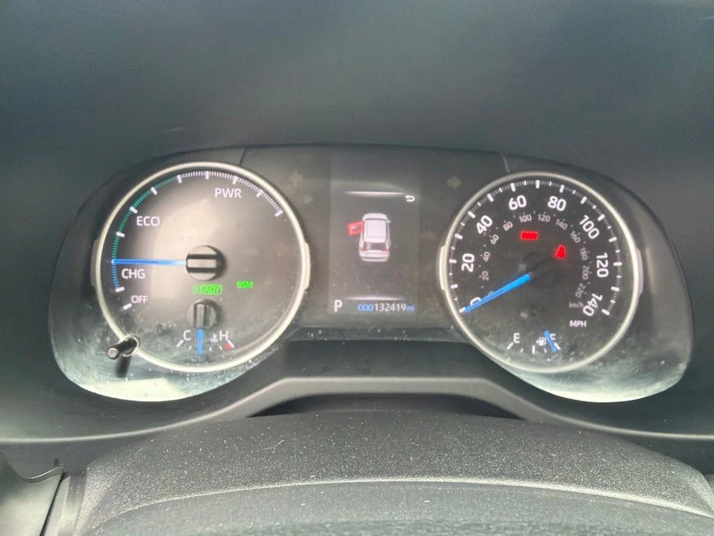 Used 2021 Gray Toyota XLE image 33