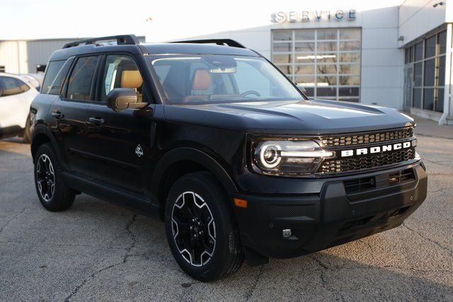 New 2025 Shadow Black Ford Outer Banks® image 23
