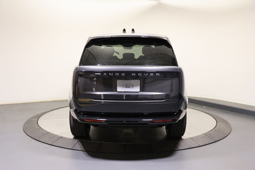 New 2026 Carpathian Grey LAND ROVER SE image 4