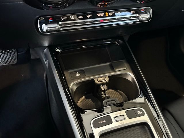 New 2026 Polar White Mercedes-Benz GLB 250 image 17