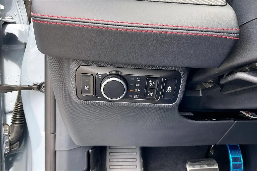 New 2026 Glacier Gray Metallic Tri-coat Ford Premium image 37