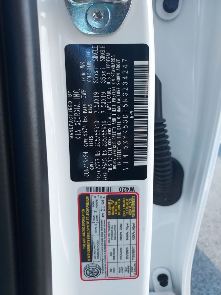 Used 2024 White Kia SX-Prestige image 25