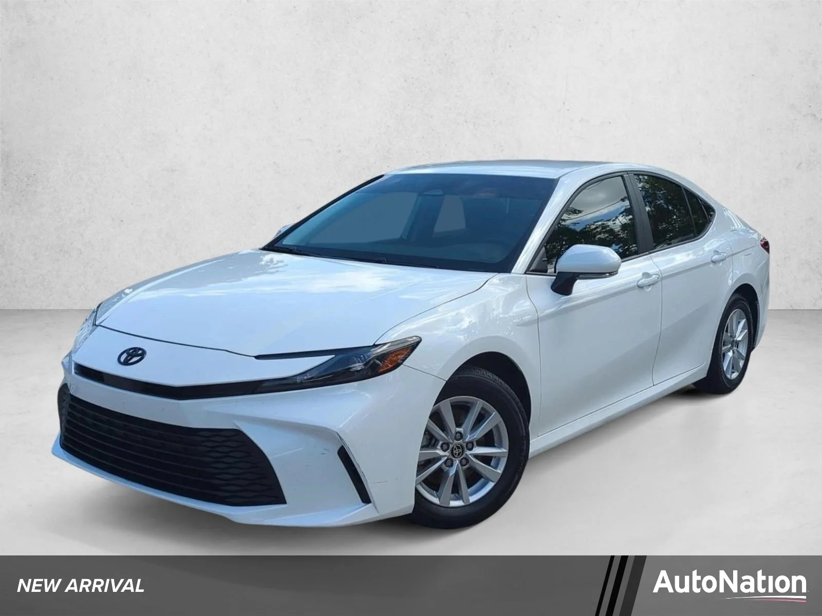 Used 2025 White Toyota LE image 1