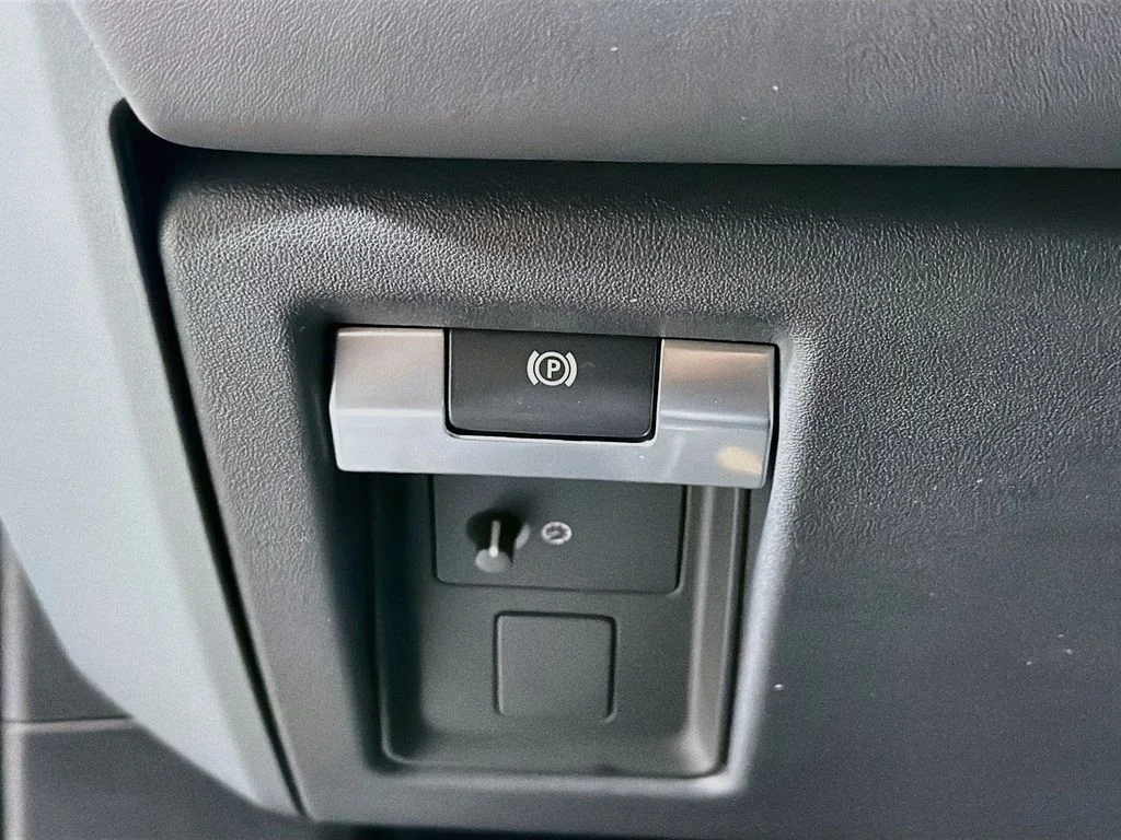 New 2026 Borasco Grey Land Rover X-Dynamic SE image 10