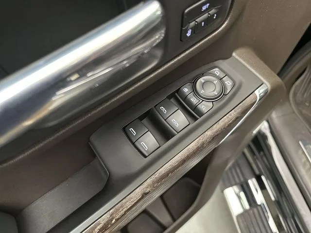 Used 2023 Black GMC Denali image 18