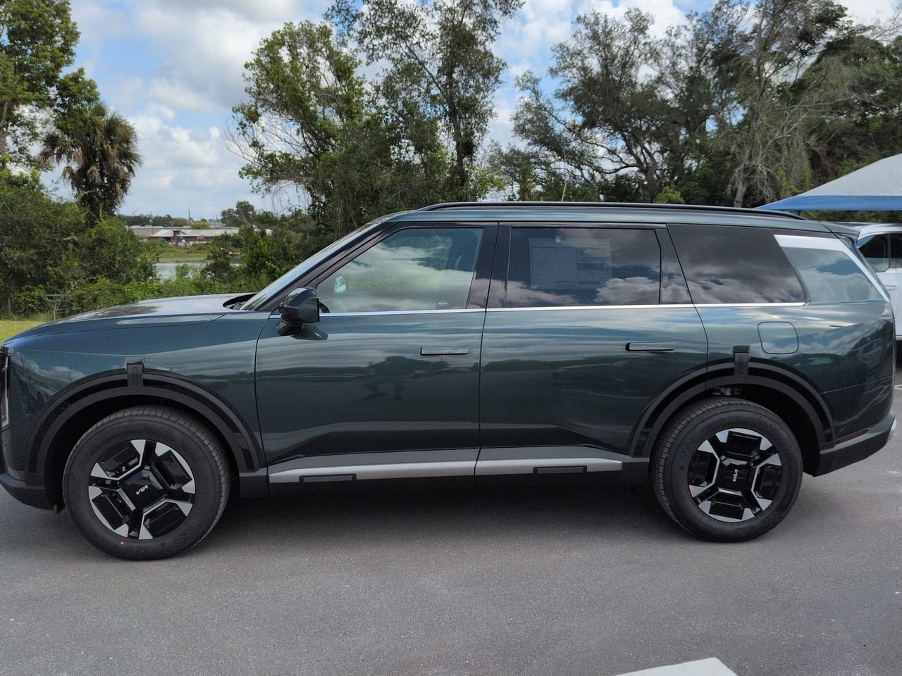 New 2027 Black Jade Green Kia EX image 7