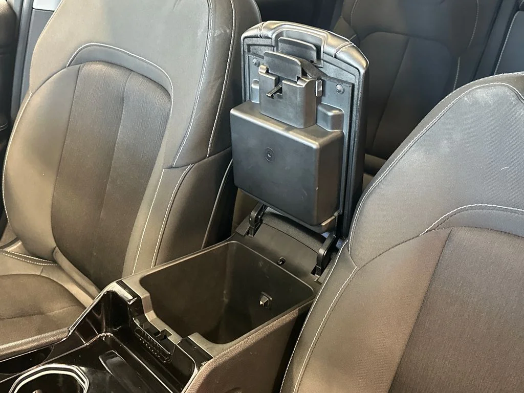 Used 2023 White Jeep Laredo image 25