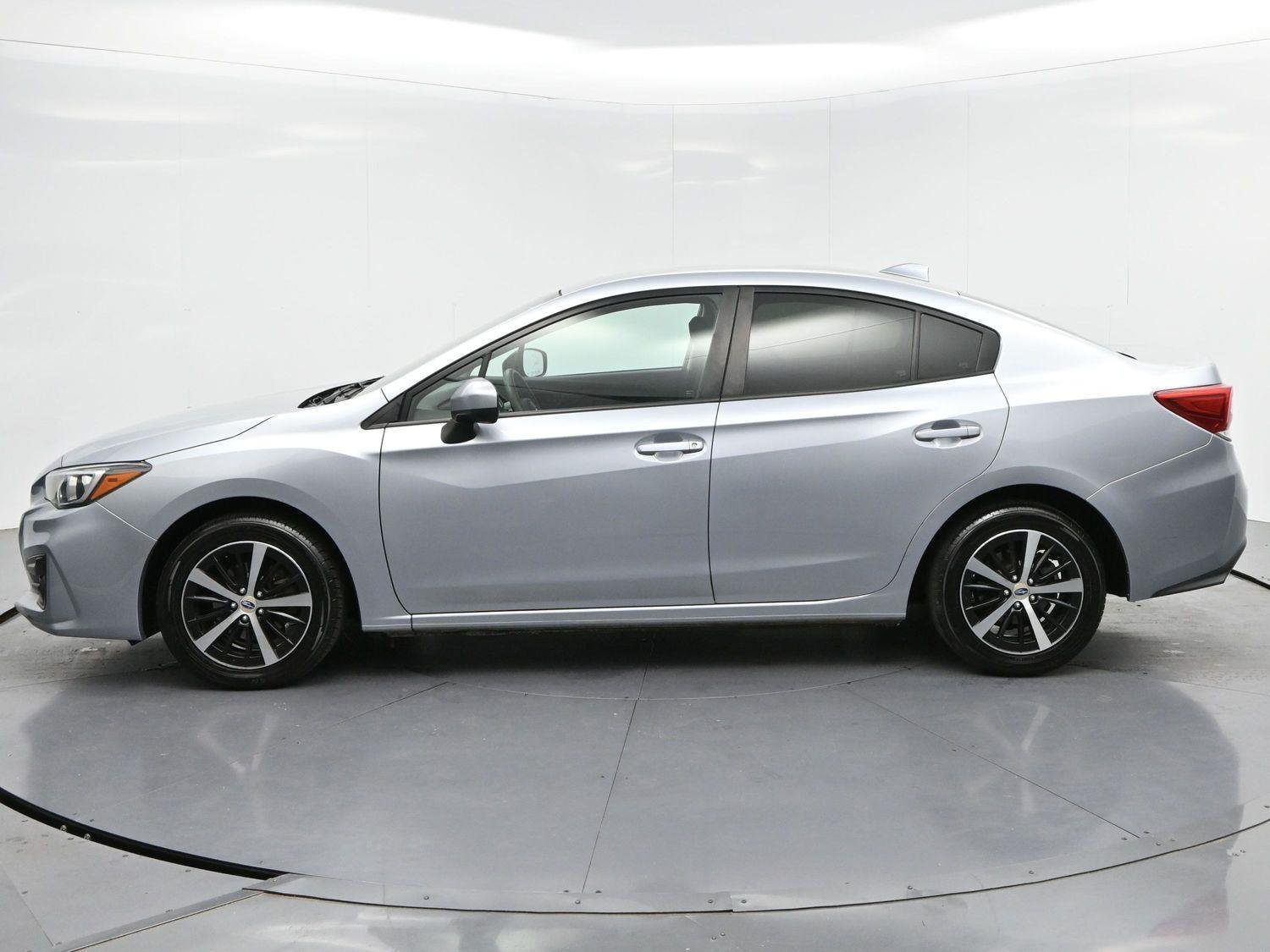 Used 2019 Ice Silver Metallic Subaru Premium image 4