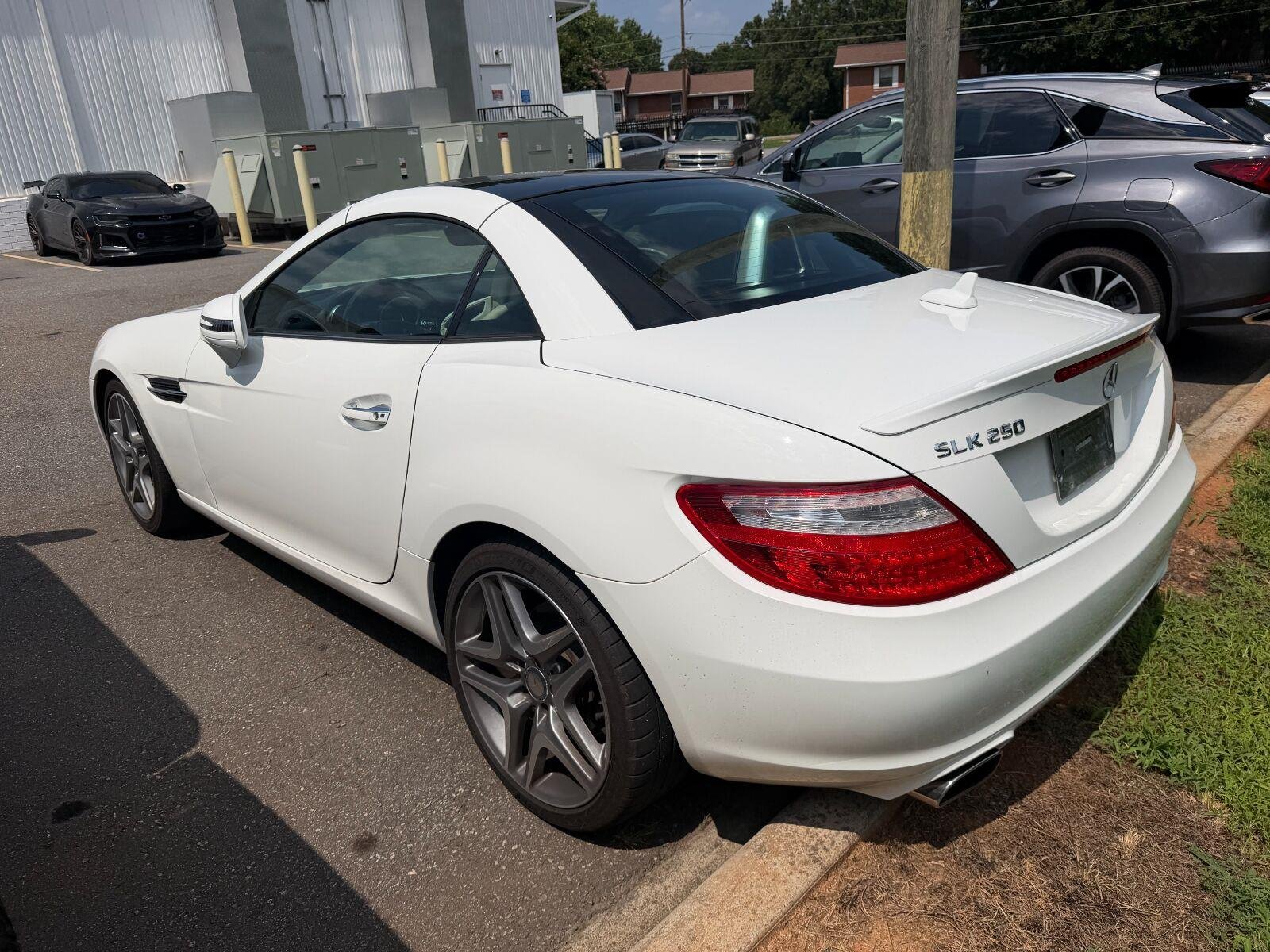 Used 2015 White Mercedes-Benz SLK 250 image 3