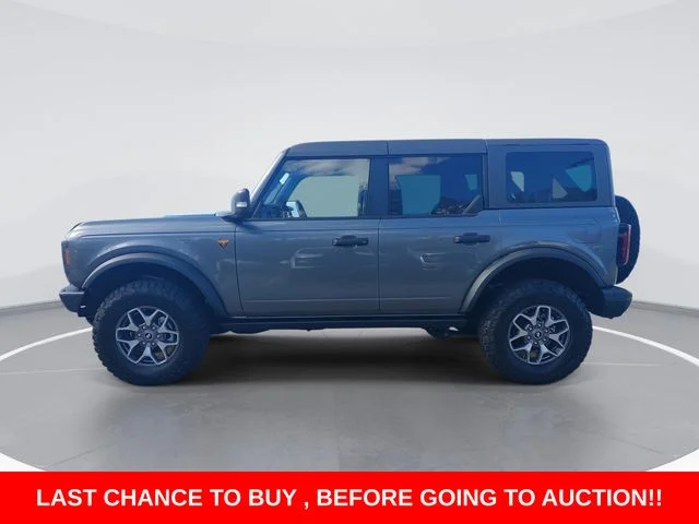 Used 2024 Gray Ford Badlands image 2