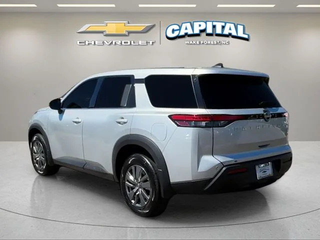Used 2025 Silver Nissan S image 3