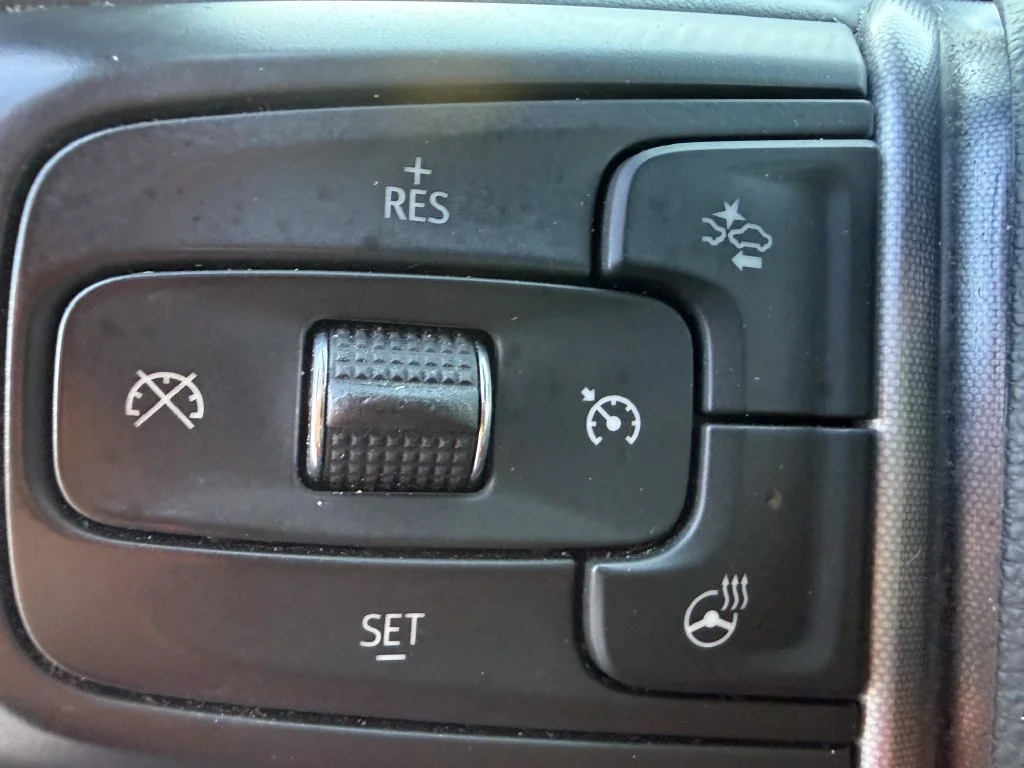 Used 2025 Silver GMC SLT image 18